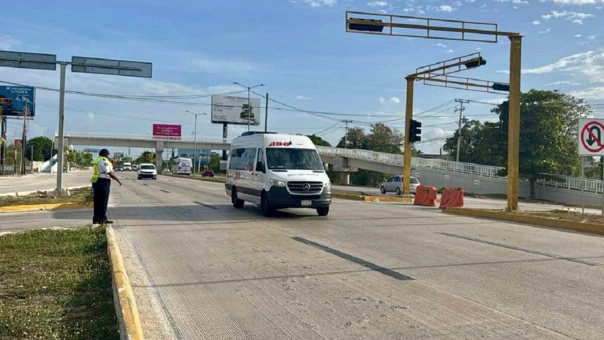 Cierres viales en Cancún.