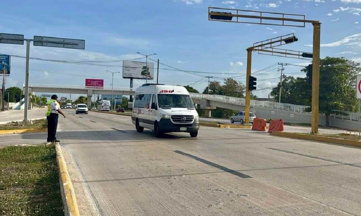 Cierres viales en Cancún.