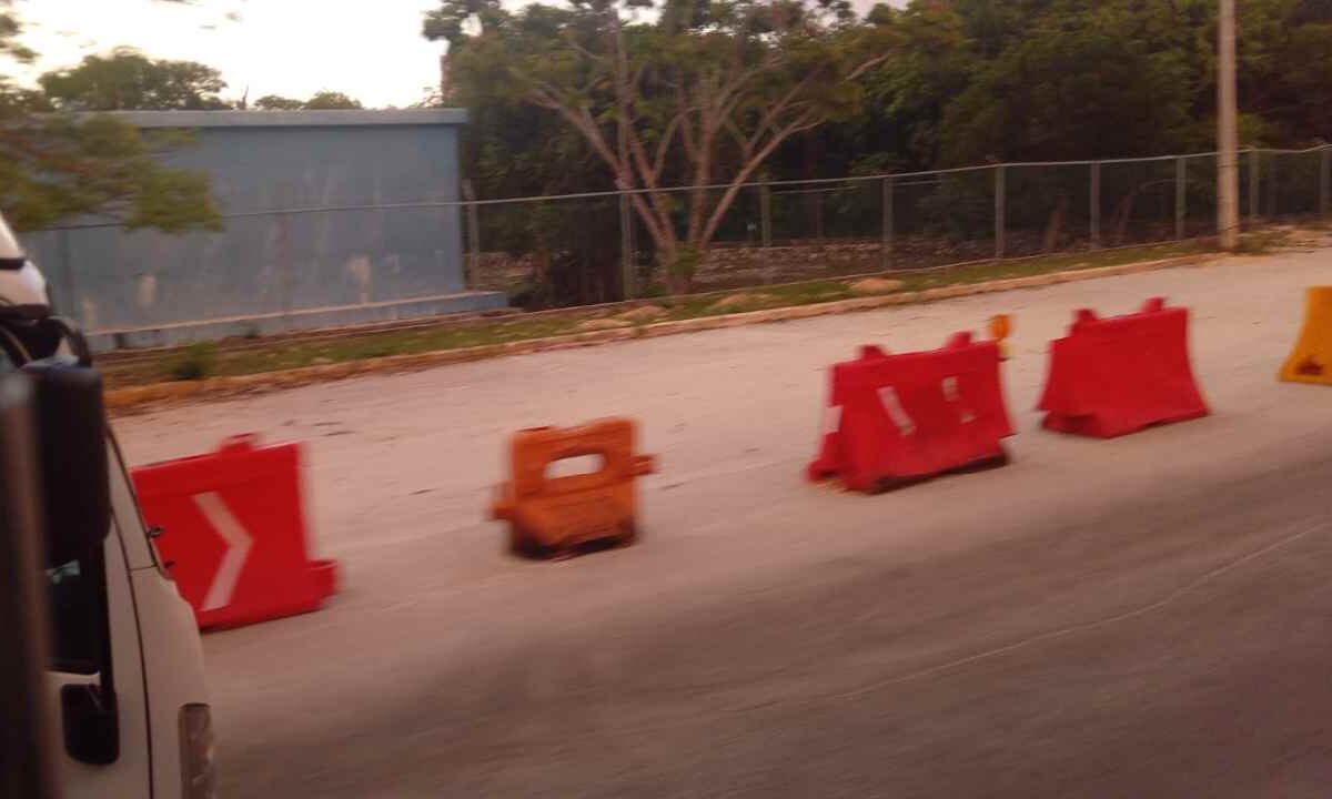 Cierres viales en Cancún.