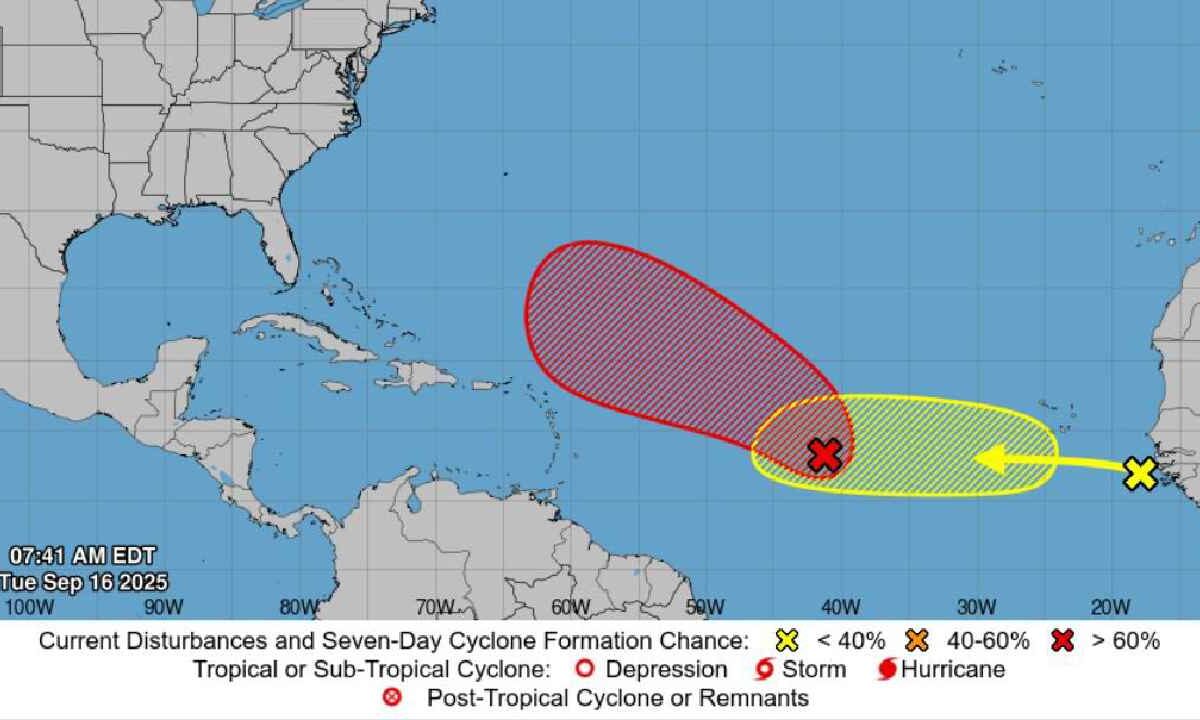 Vigilan dos sistemas en el Atlántico.