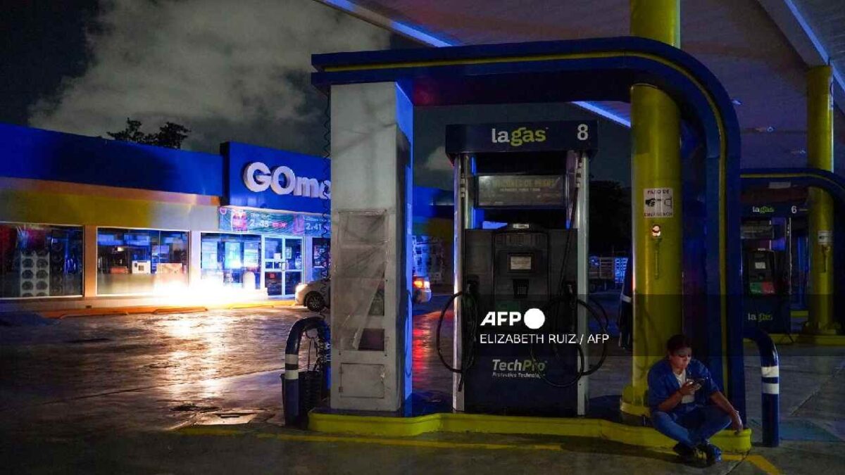 Apagón deja pérdidas millonarias.