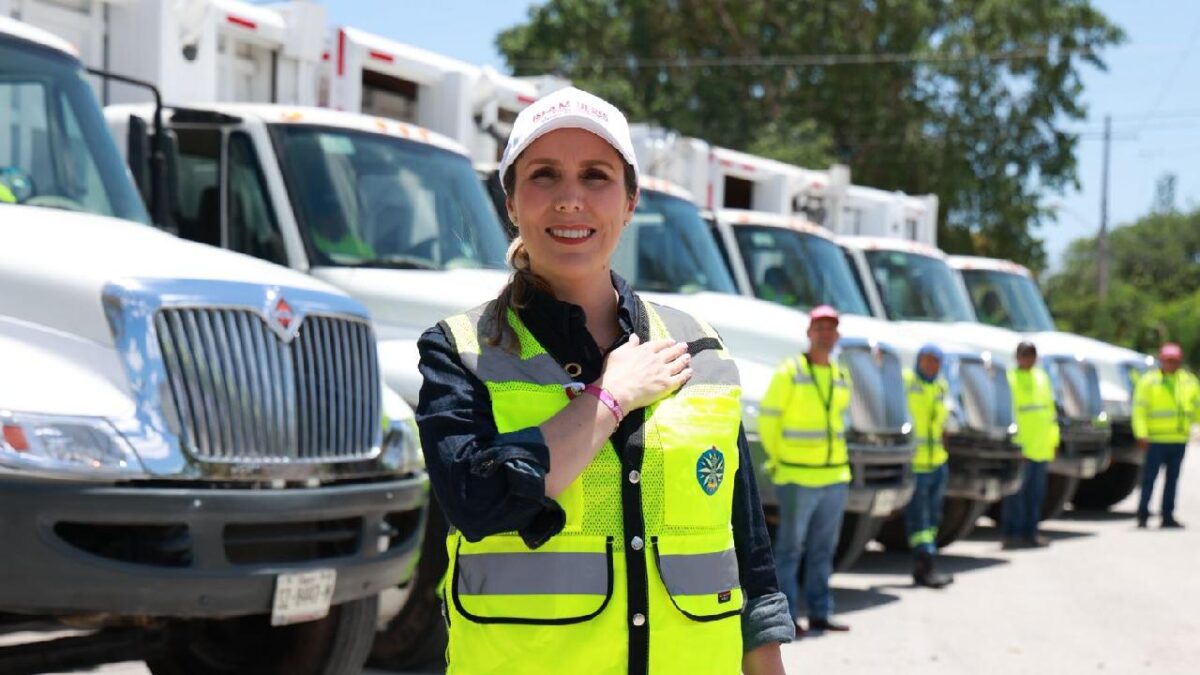 Incorporación de camiones recolectores de basura en Isla Mujeres.