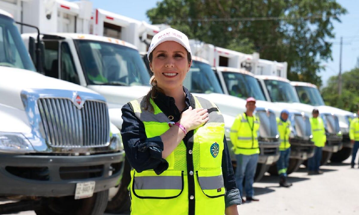 Incorporación de camiones recolectores de basura en Isla Mujeres.