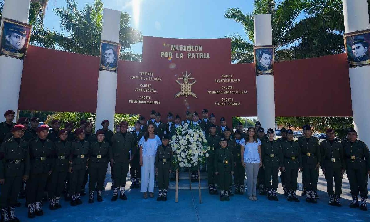 Mara Lezama honró la memoria de los Niños Héroes.