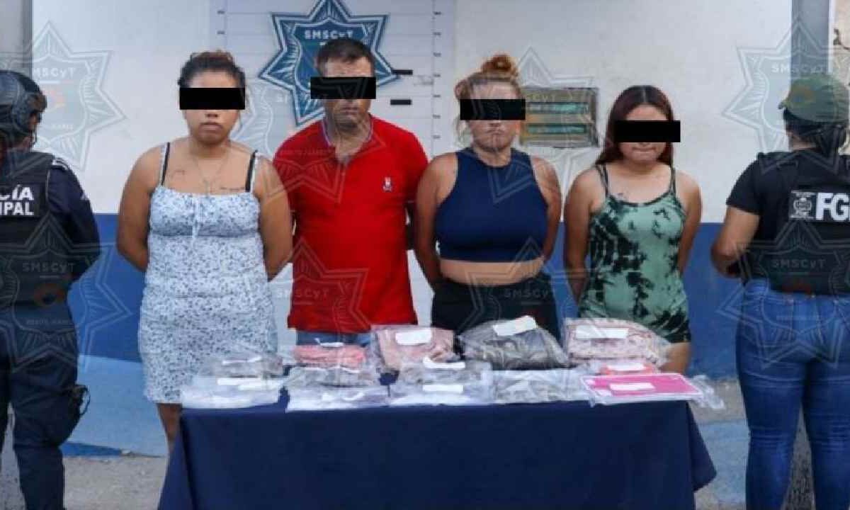 Últimas noticias. Operativo en Cancún arroja el arresto de narcomenudistas.