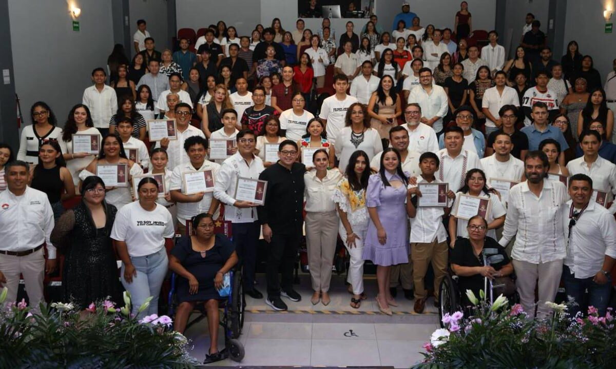 Entrega del premio premio “Juventudes que Transforman”.