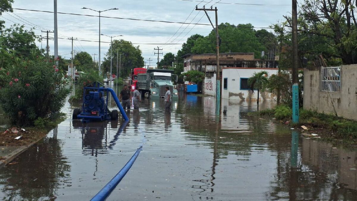 Calles inundadas en Chetumal.