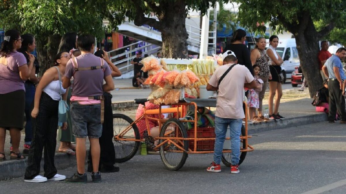 Vendedores ambulantes en Cancún.