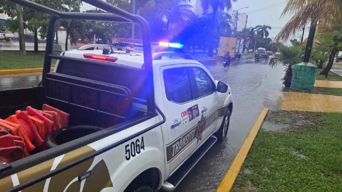 Cierres viales en Cancún.