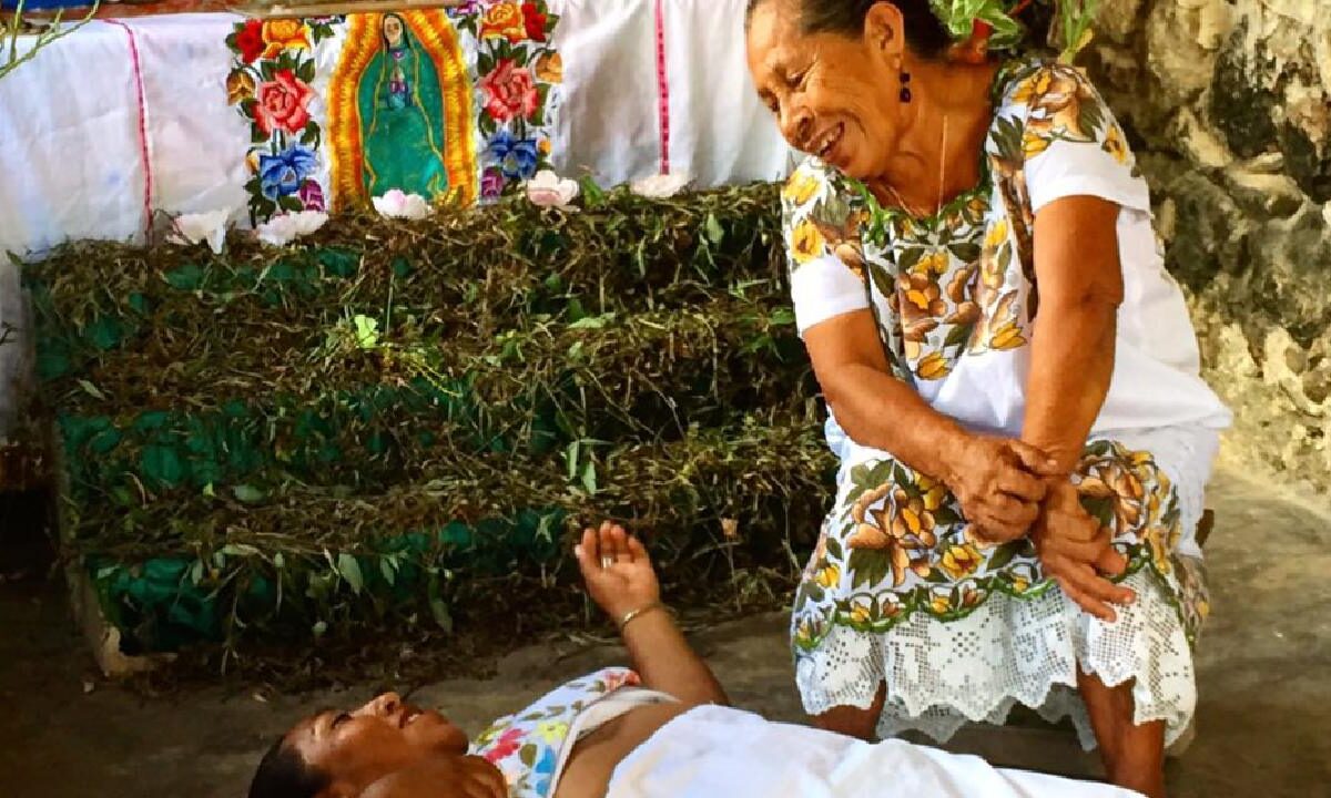 Parteras mayas en Quintana Roo.
