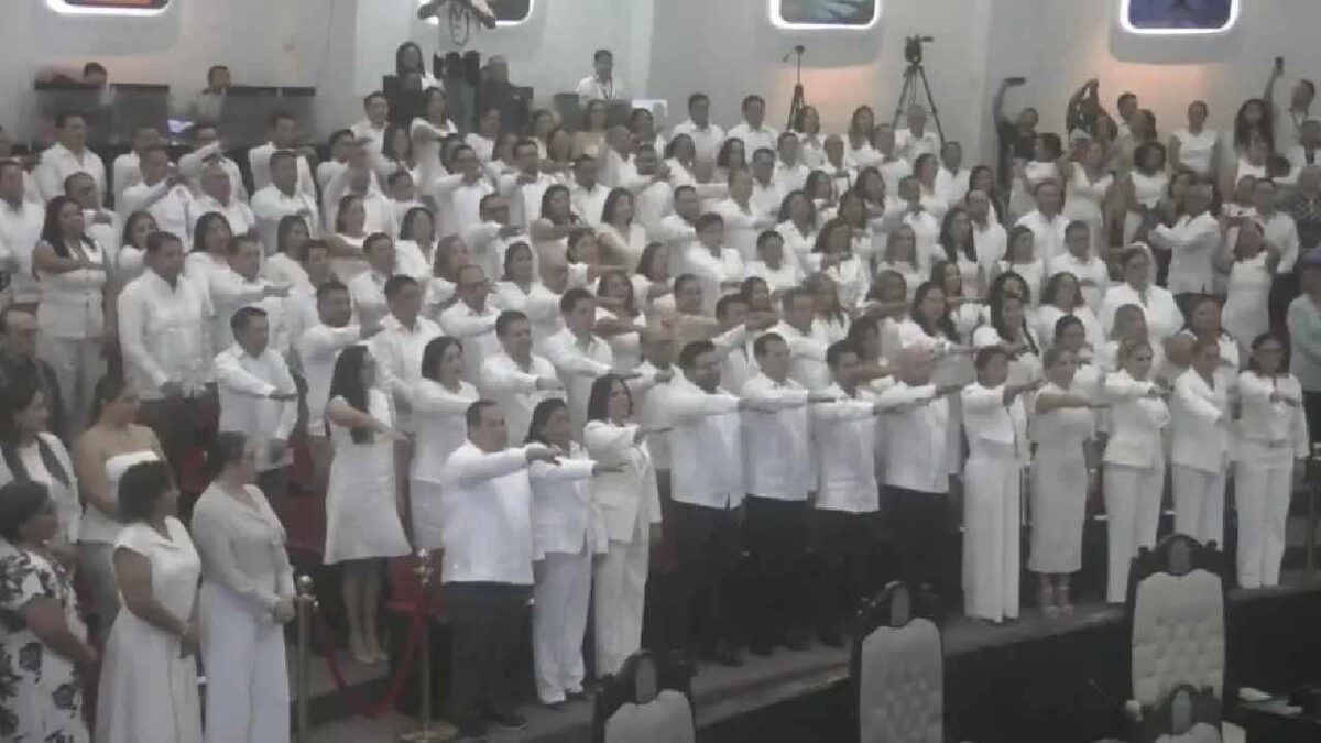 Toman protesta jueces y magistrados.