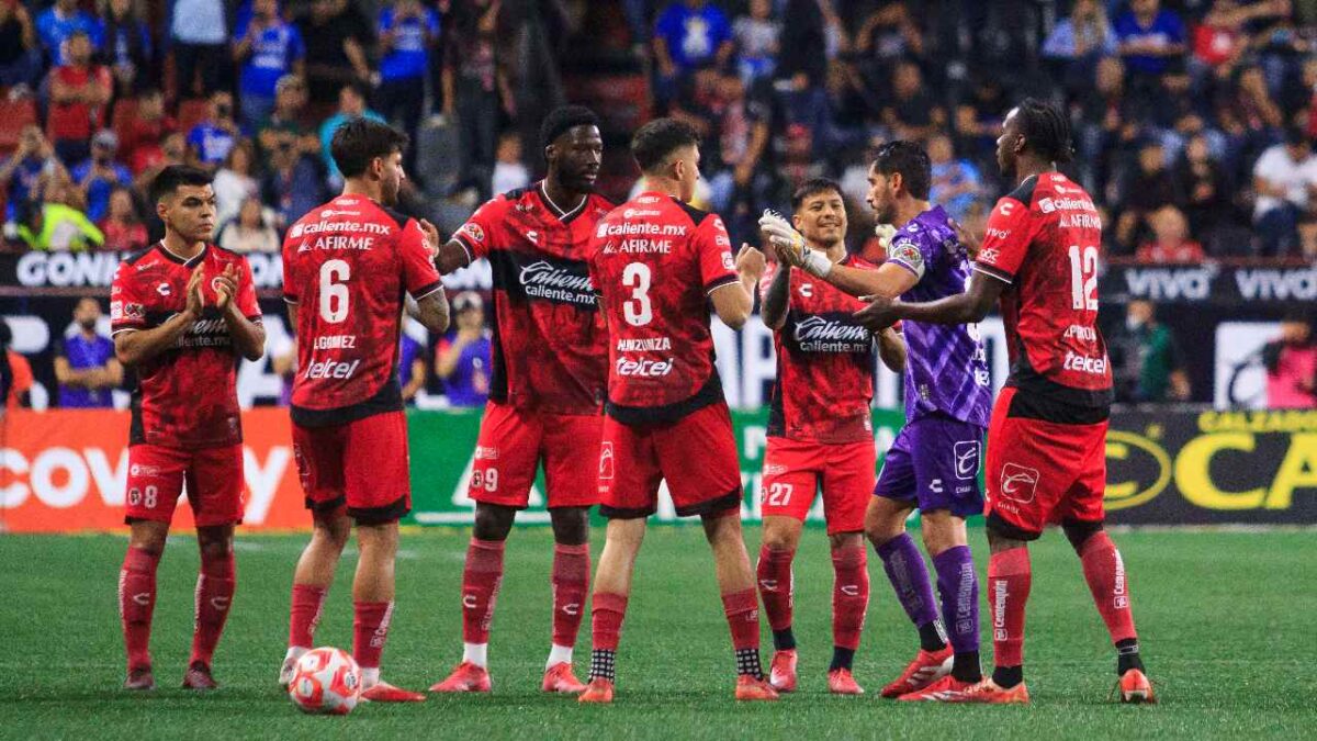 Vencen Xolos a la máquina.