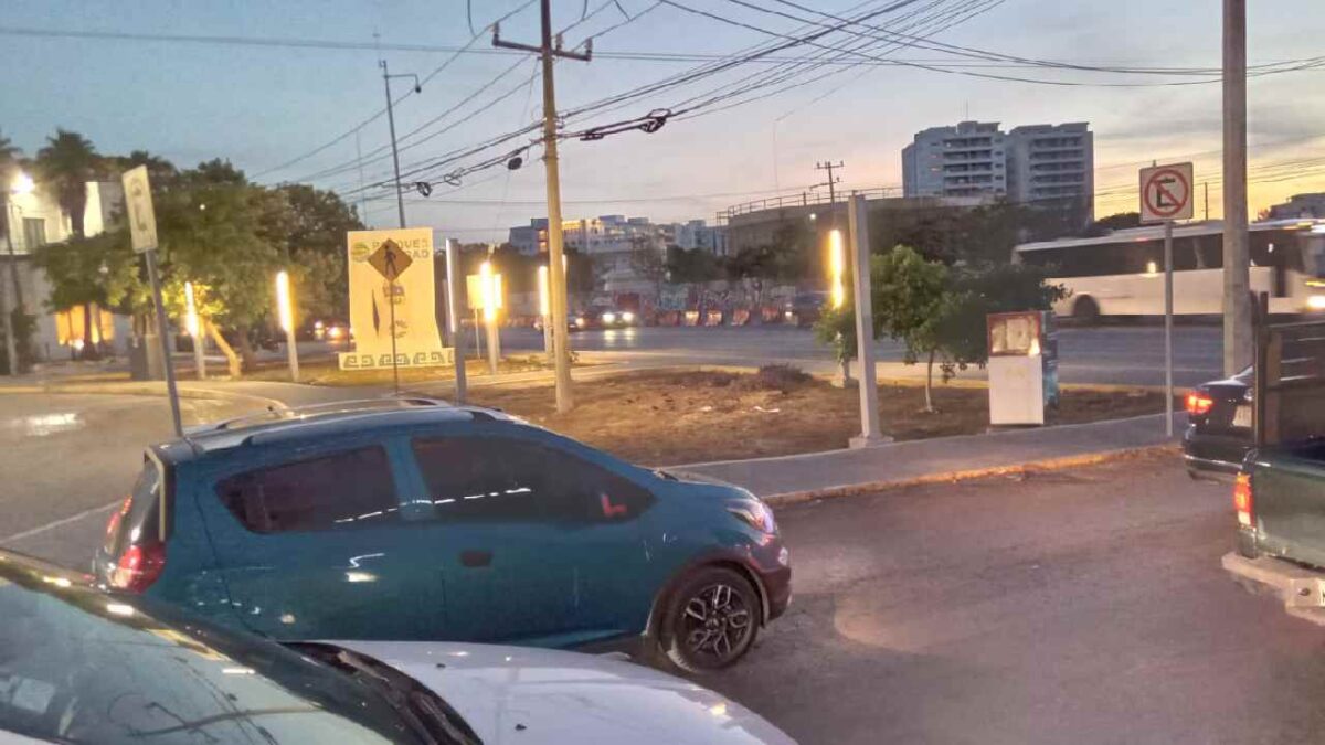 Cierres viales en Cancún.