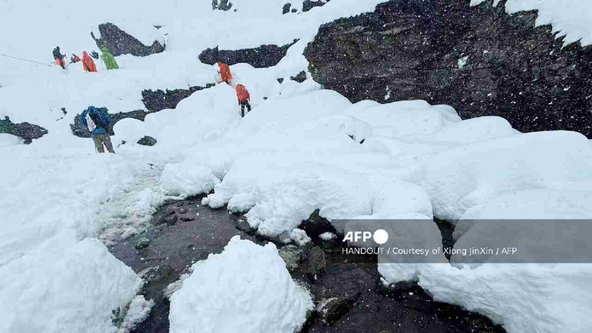 Intensas nevadas en el Everest.