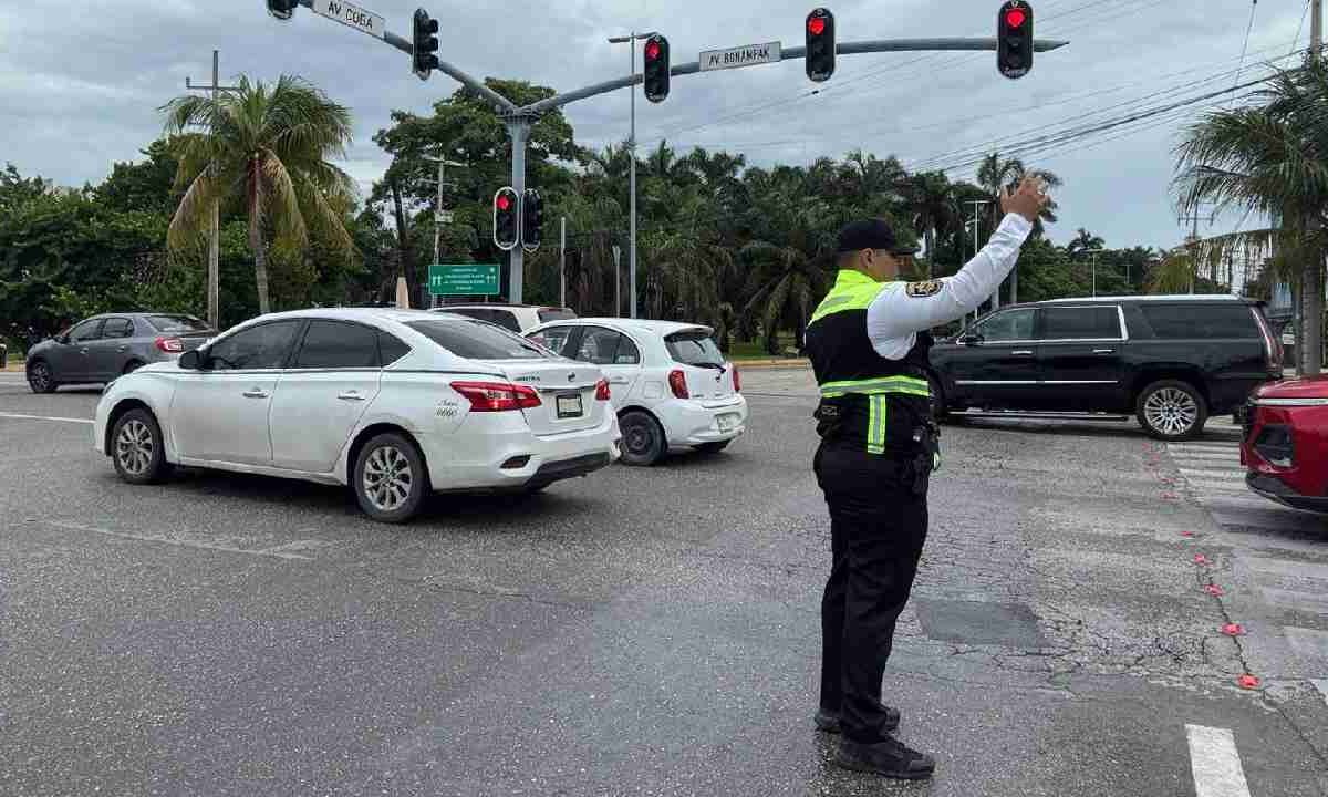 Cierres viales en Cancún.
