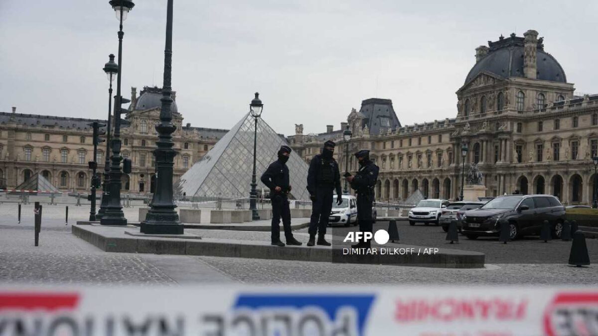 Caen 5 por robo a Louvre.