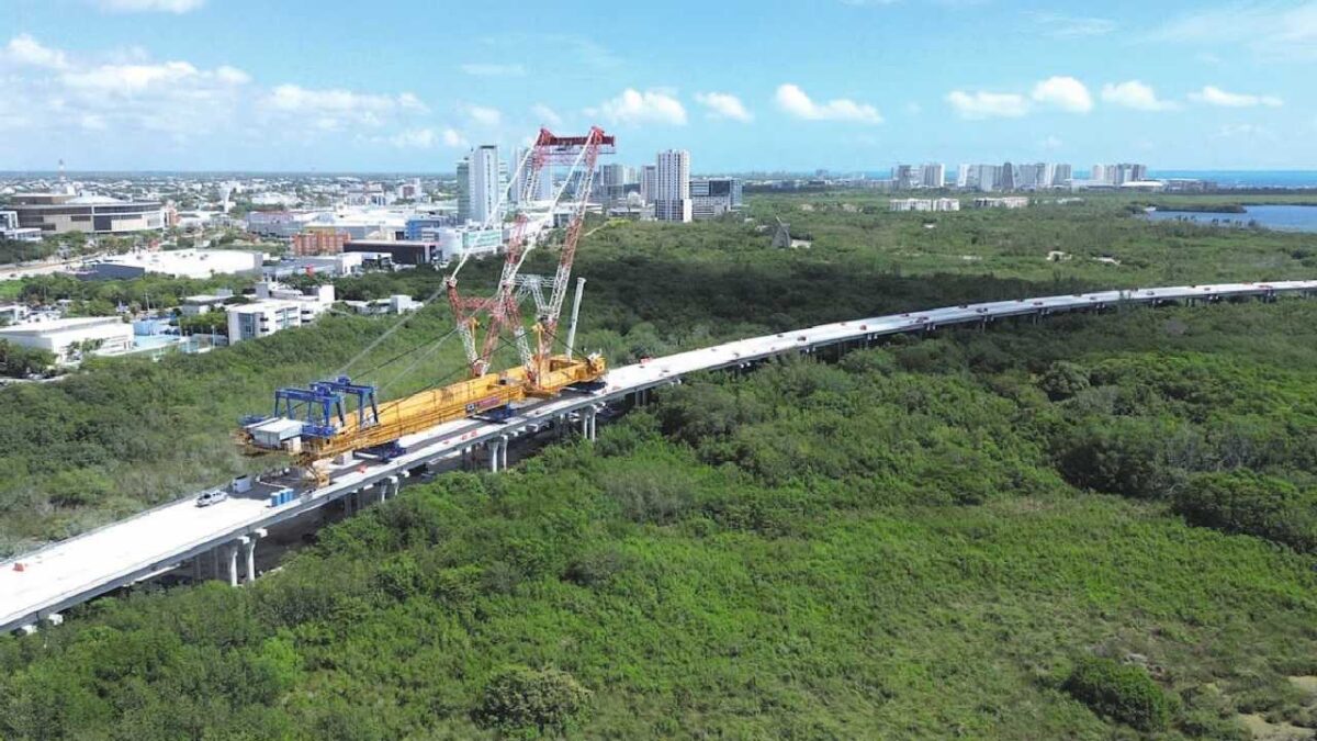 Sigue la obra del Puente Nichupté.