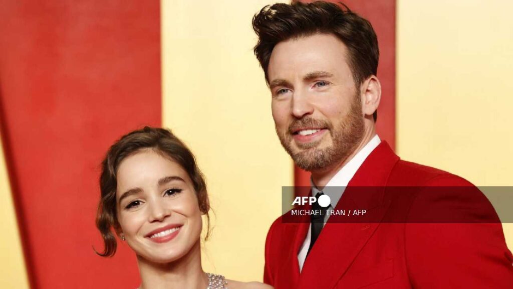 Chris Evans y Alba Baptista, ya son papás.