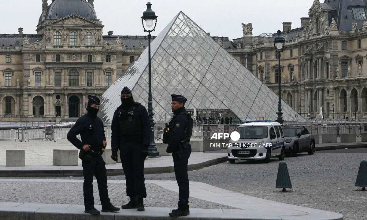 Asalto en el museo de Louvre.