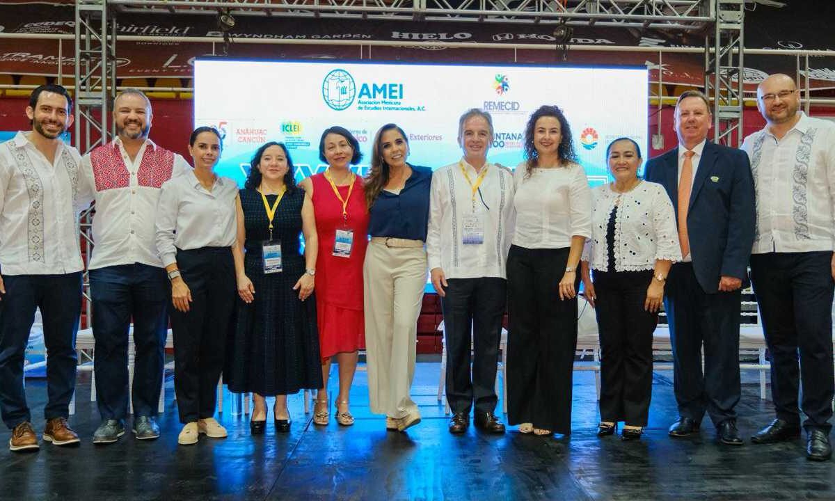 Mara Lezama impulsa la educación.