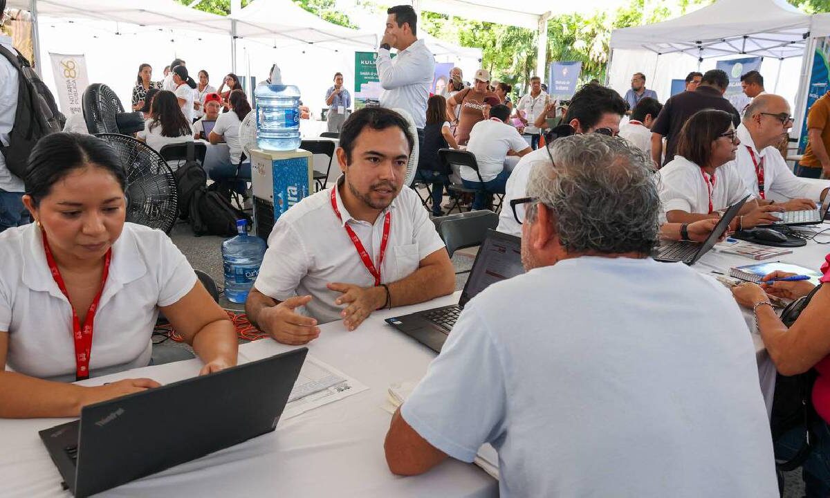 Feria de Servicios del Infonavit en Cancún.