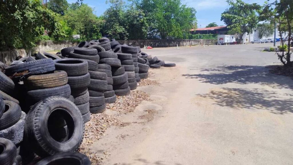 "Cementerios de llantas" invaden Chetumal.