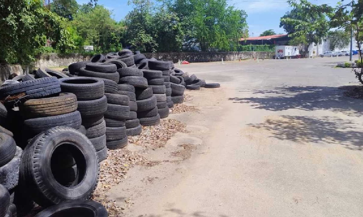 "Cementerios de llantas" invaden Chetumal.
