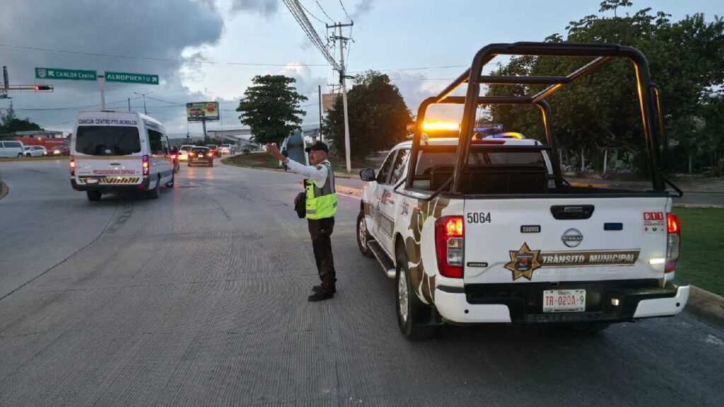 Cierres viales en Cancún.