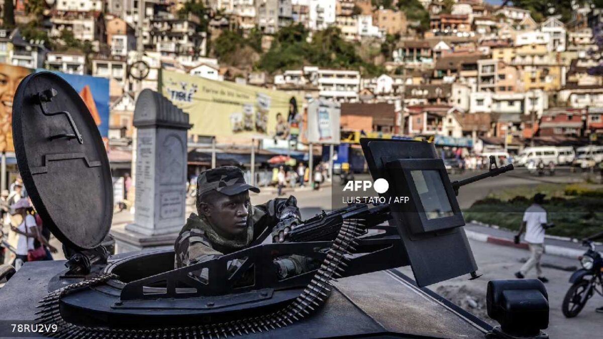 Madagascar, bajo control militar.