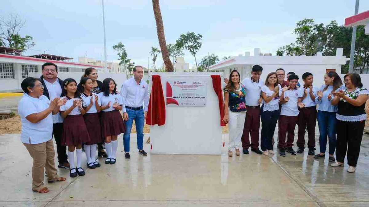 Entregan nueva Secundaria Técnica en Tulum.
