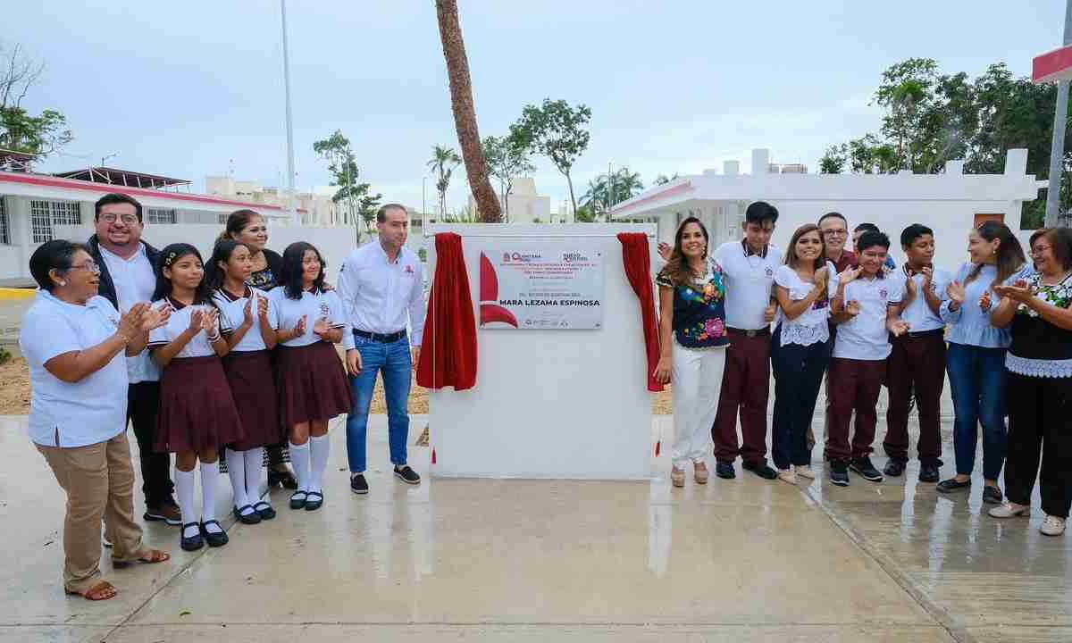 Entregan nueva Secundaria Técnica en Tulum.