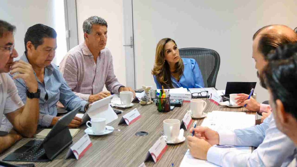 Mara se reunió con empresarios.