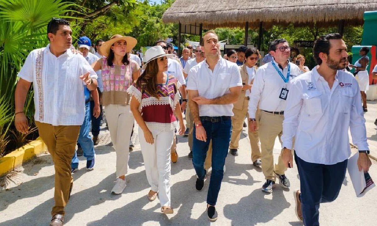 Últimas noticias. Mara Lezama y Josefina Rodríguez recorren el Parque del Jaguar.