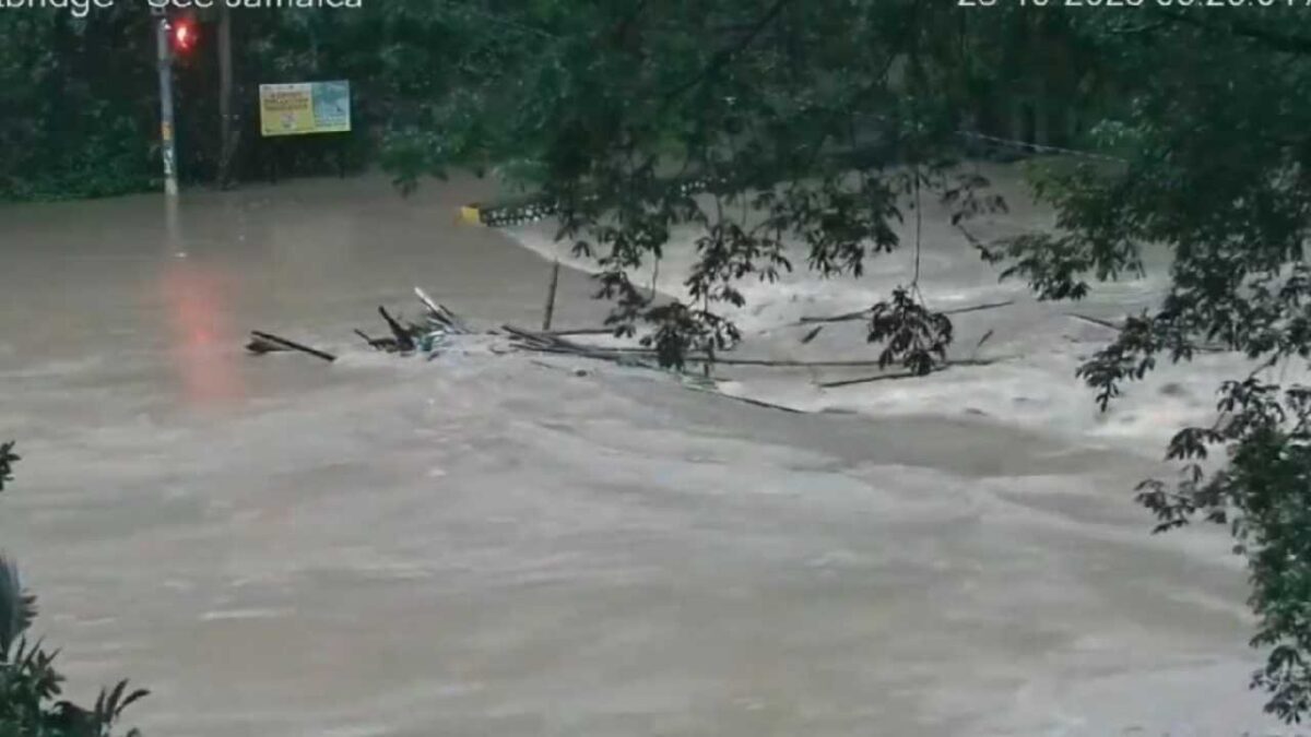 Melissa tocó tierra en Jamaica.