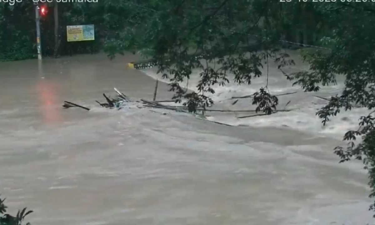 Melissa tocó tierra en Jamaica.