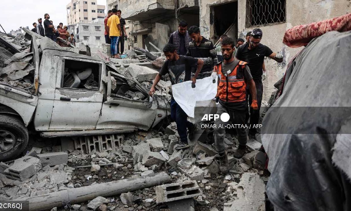 Israel acuerda dejar de atacar.