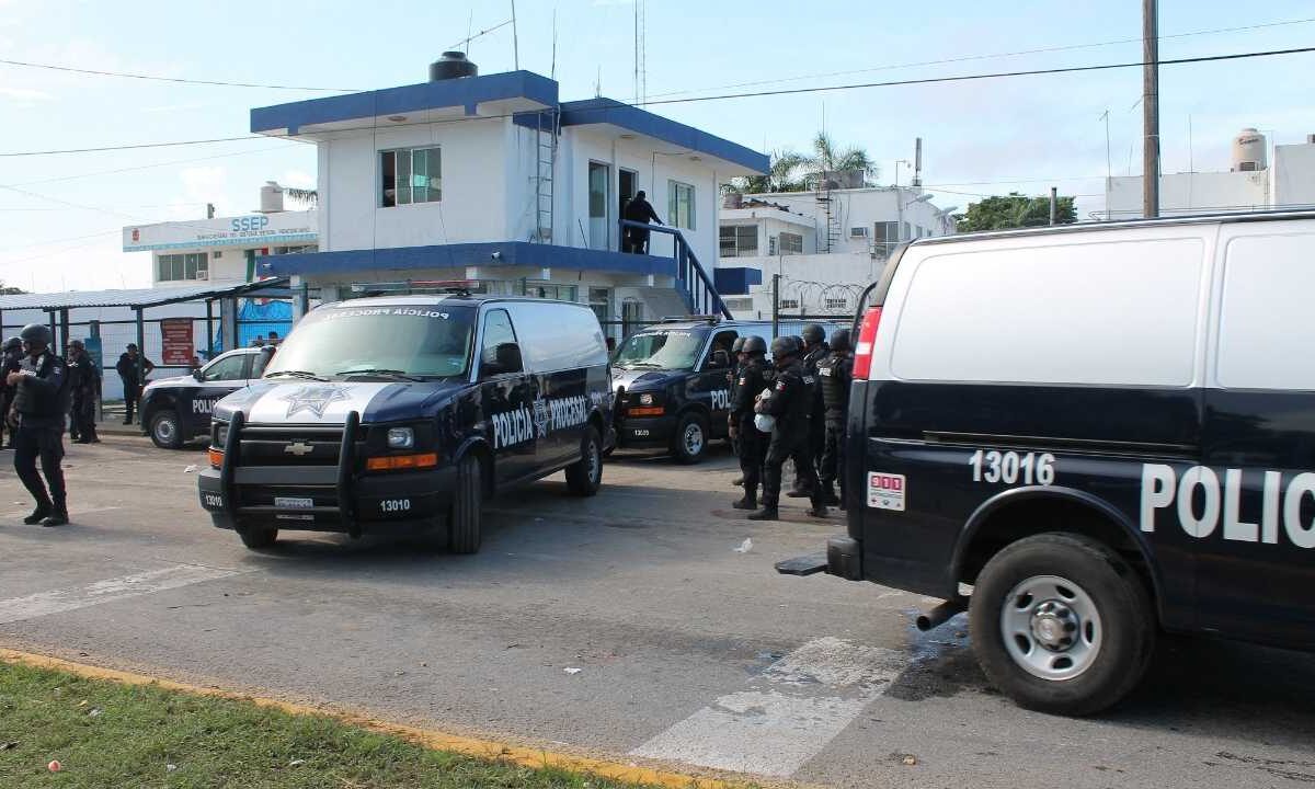 Operativo en el Cereso de Chetumal.