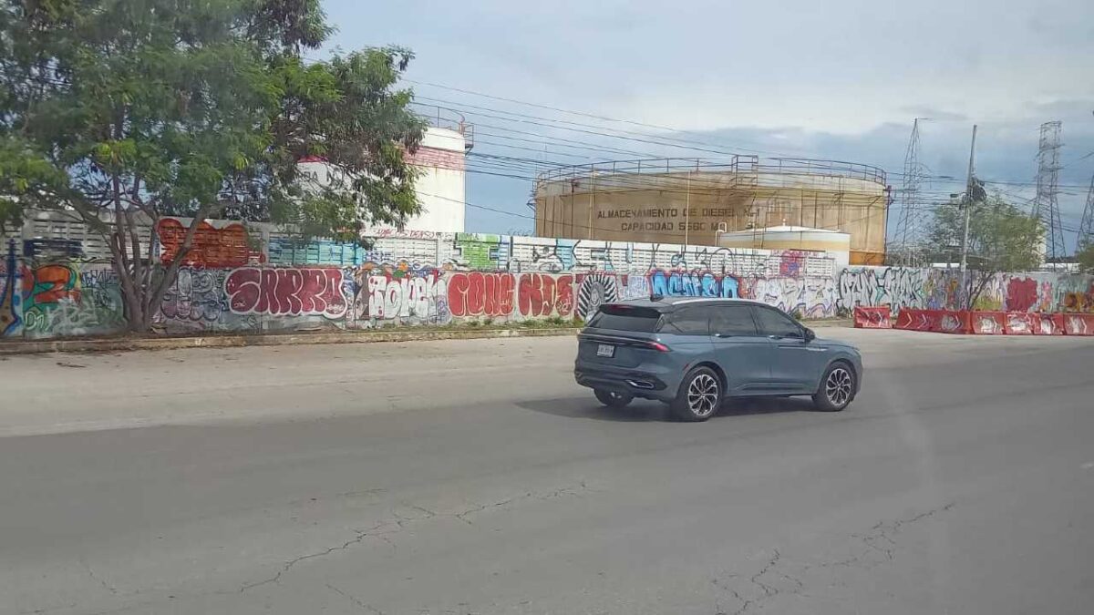 Cierres viales en Cancún.