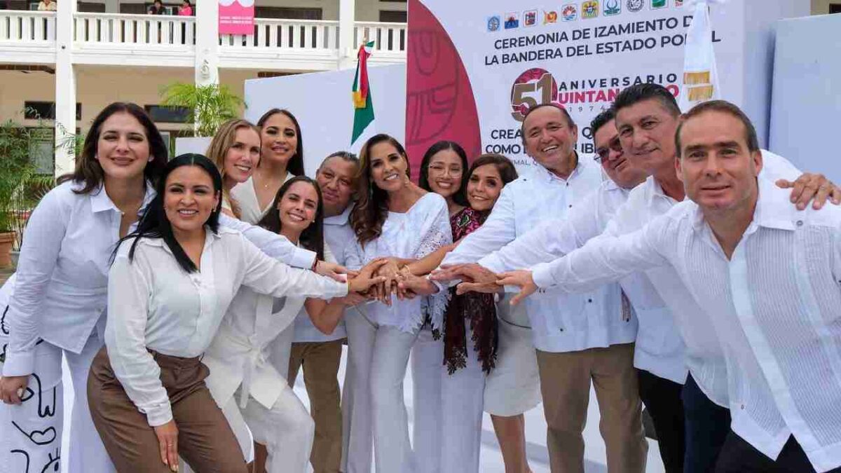 Celebran aniversario de Quintana Roo.