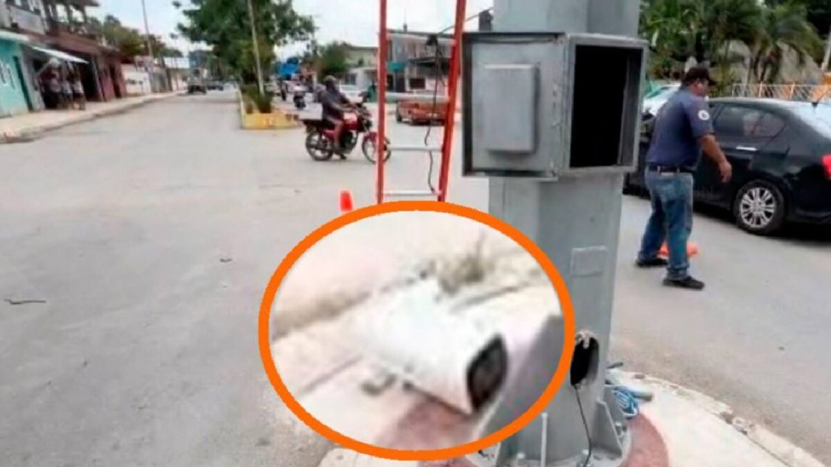 Cámara de vigilancia caída en FCP.