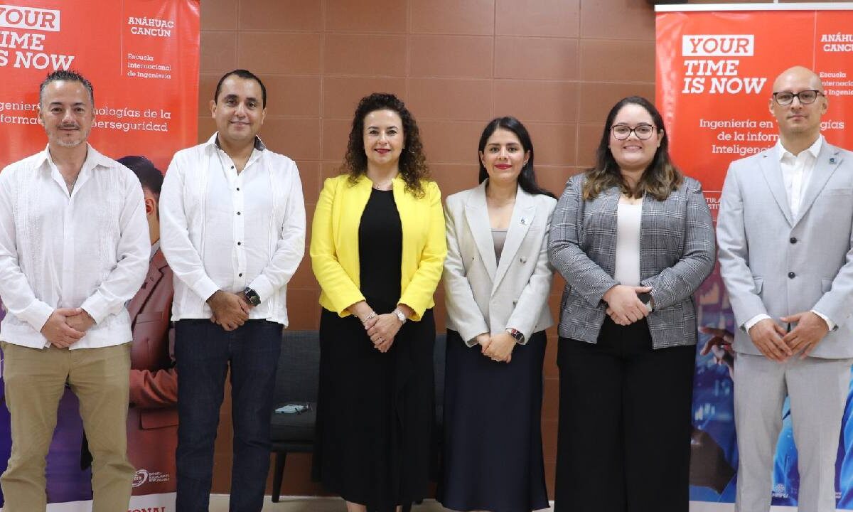 Anuncio de nuevas carreras en la Universidad Anáhuac Cancún.