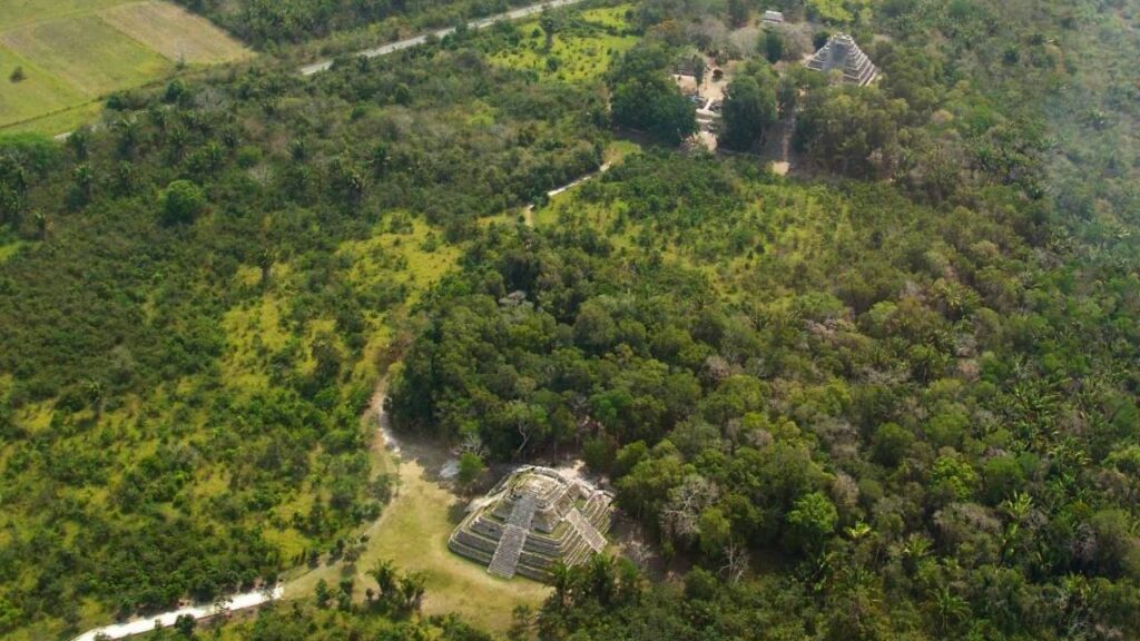 Zona arqueológica de Chacchoben,