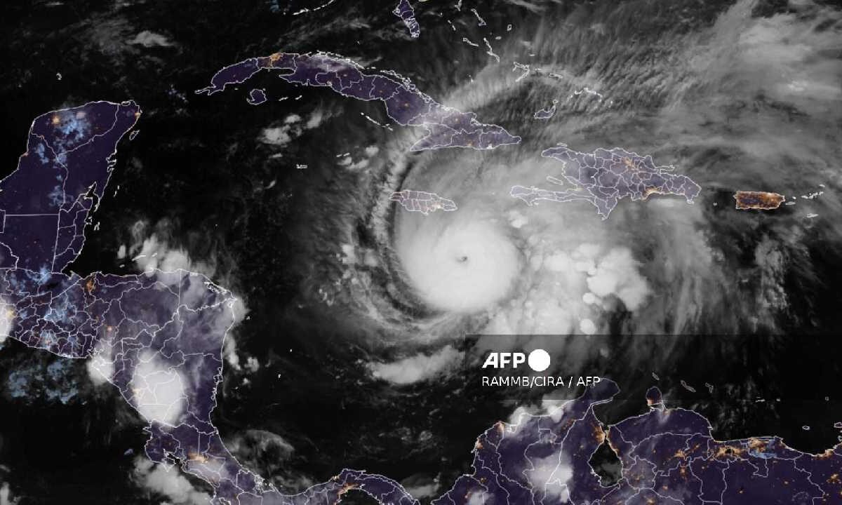 Melissa cobró fuerza.