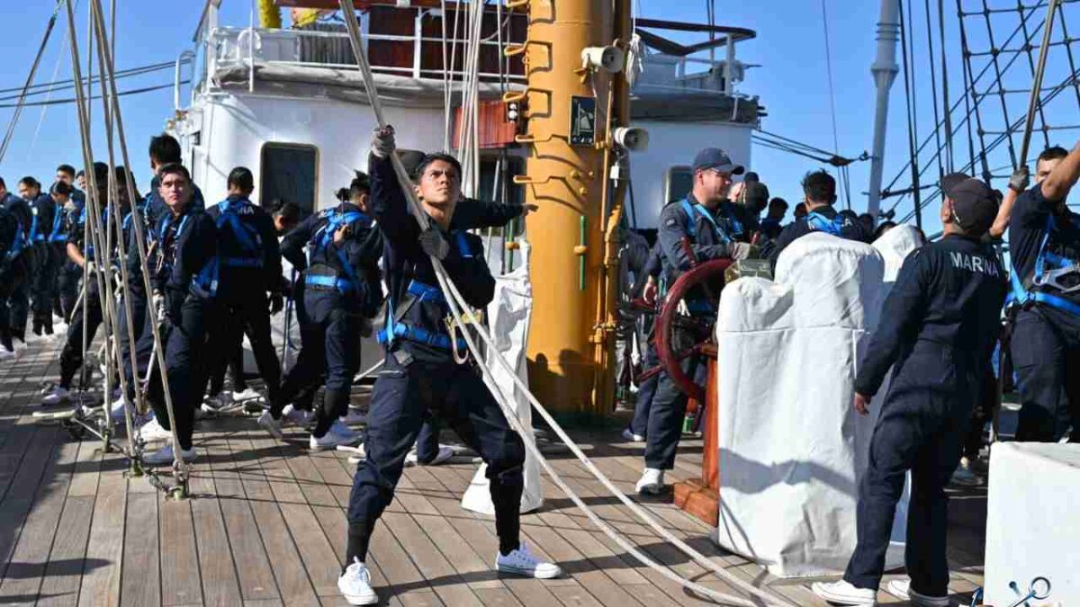 Secretaria de Marina busca tu talento y entrega.