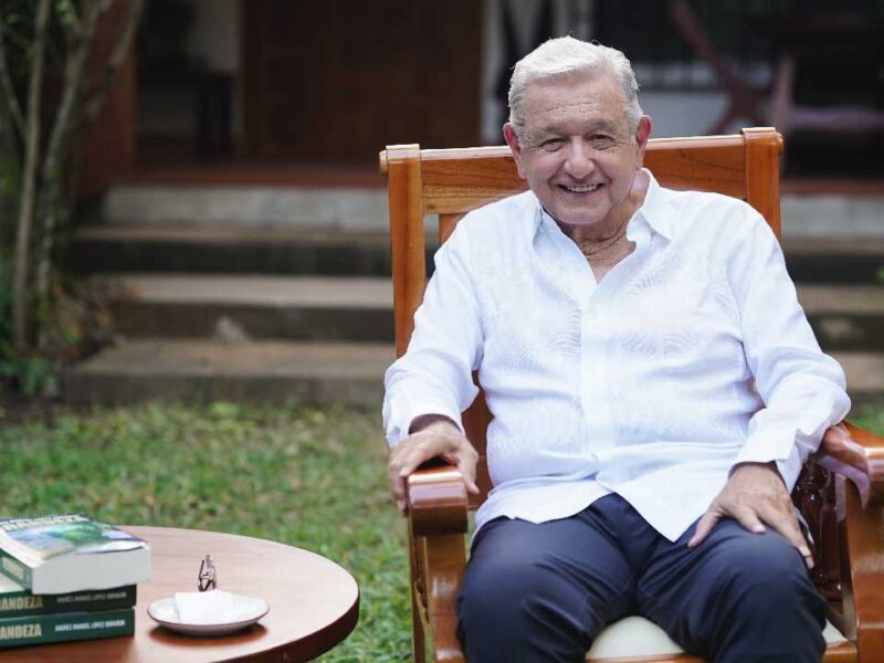 AMLO reaparece desde “La Chingada” para presentar su libro “Grandeza”