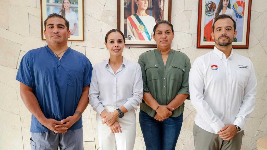 Ana Paty Peralta pone orden en el centro para mascotas.