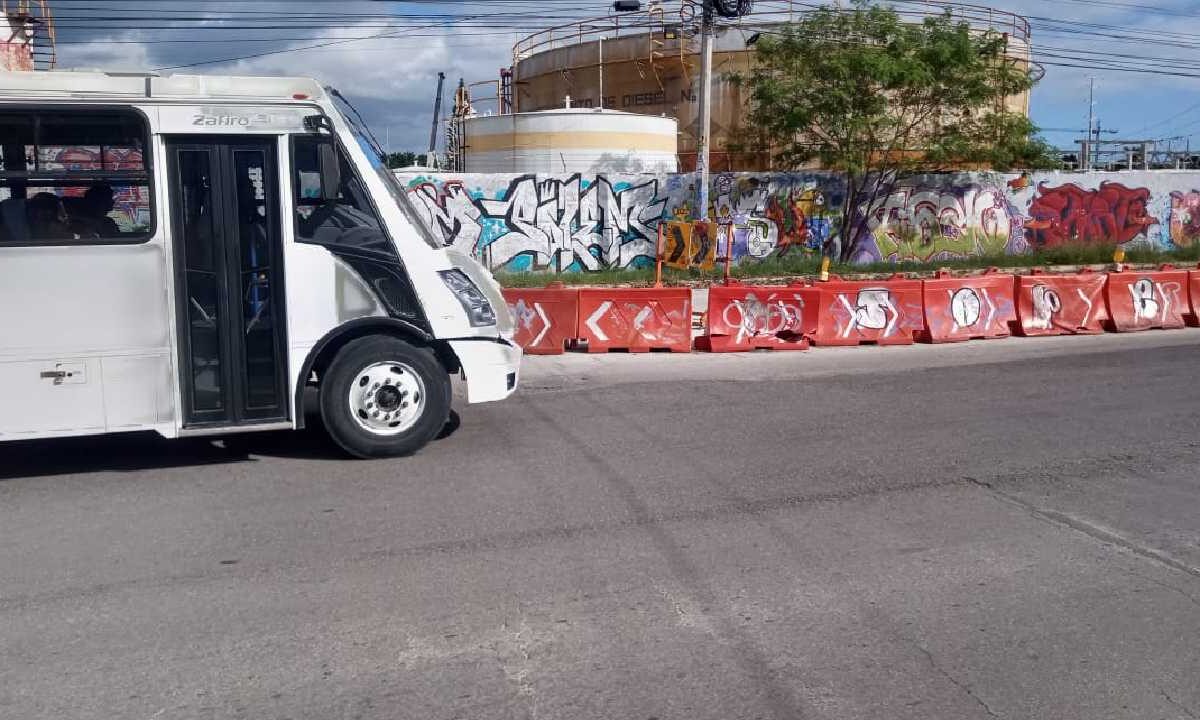Continúan algunos cierres viales.