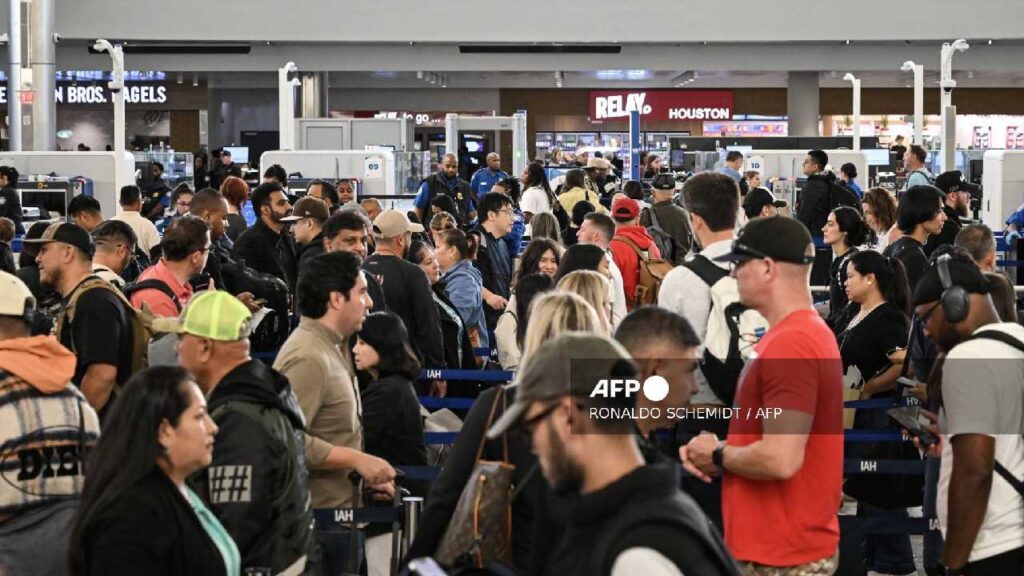 Caos en EU por vuelos cancelados.