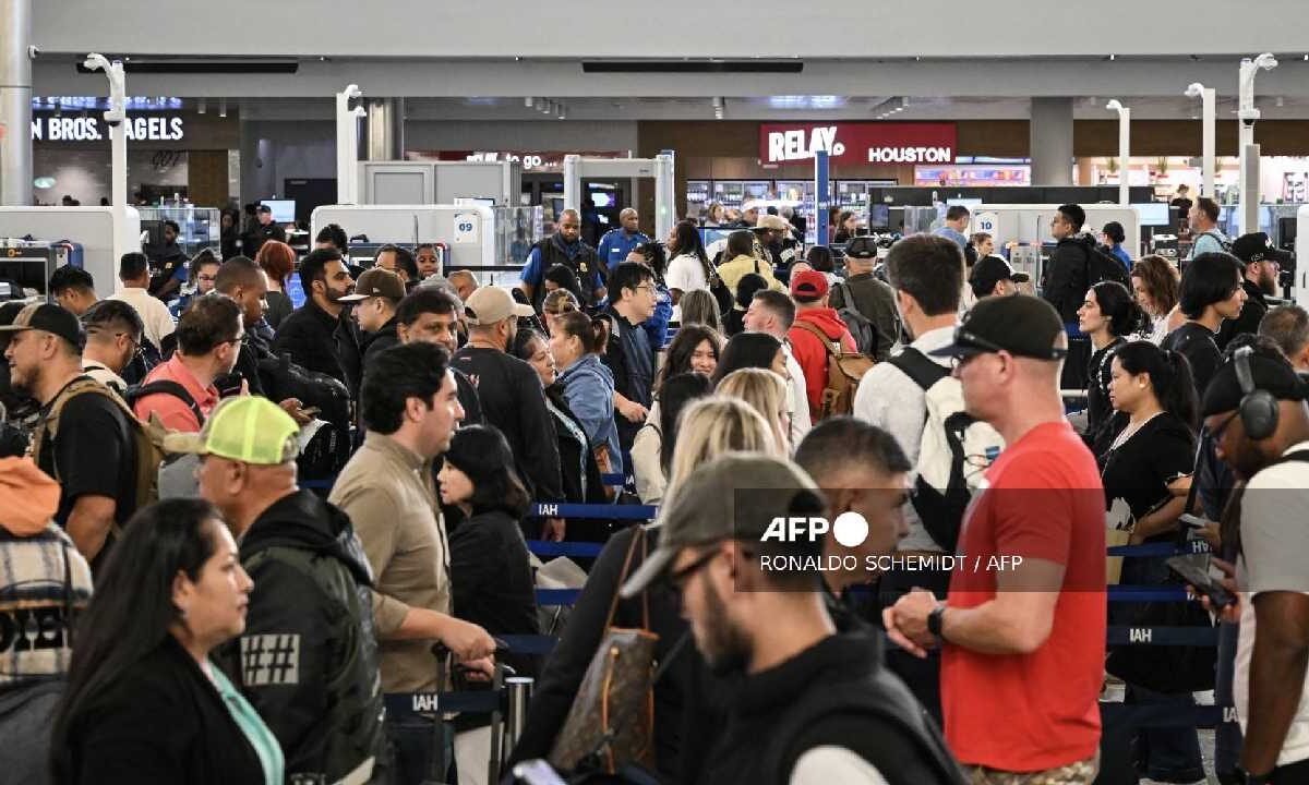 Caos en EU por vuelos cancelados.