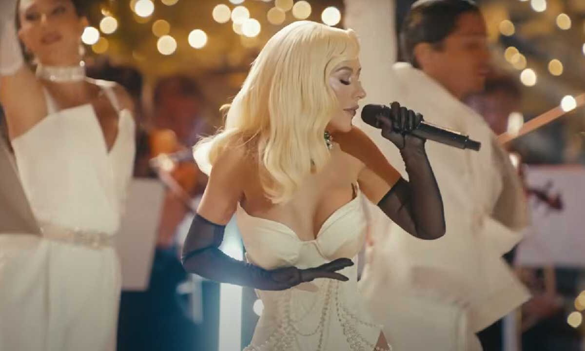 Christina Aguilera y su canción de Navidad